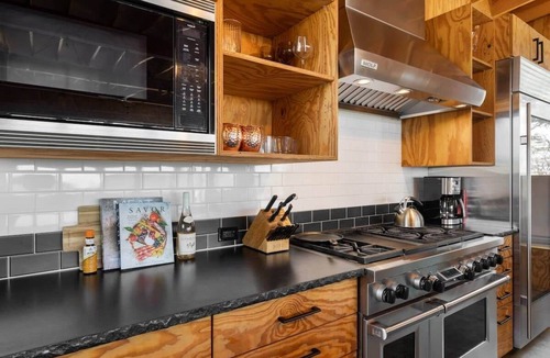 Llano House | Luxury Riverfront Retreat/6 Cabins/Private Pool