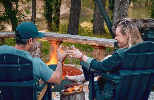 Valley Mills Cabin | Luxury Riverfront Glamping for Families, Dogs & Starry Nights