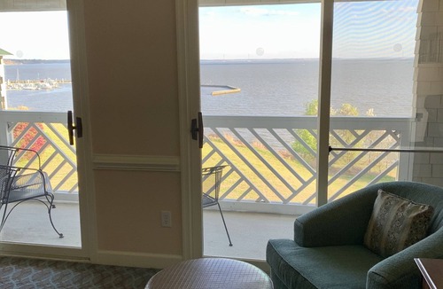 Kingsmill Condo | Luxury Riverfront Condo w/sunrise & sunset views