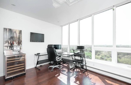 Winnipeg Condo | Luxury Riverview Penthouse Condo | 2 Bed | 2 Bath |
