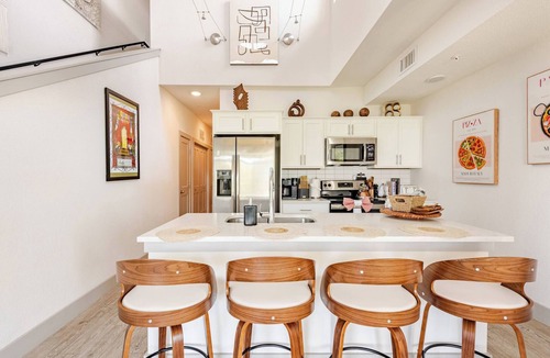 Downtown San Antonio Condo | Luxury Riverwalk Penthouse Pool & Skyline Views