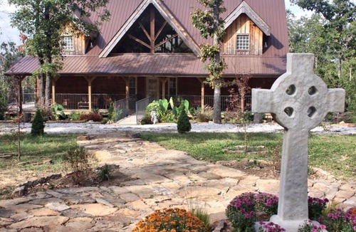 Compton House | Luxury Romantic Bed and Breakfast Retreat in Northern Arkansas