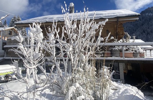 Morgins Ski Chalet | Luxury & Romantik Husky Chalet, ski in & out