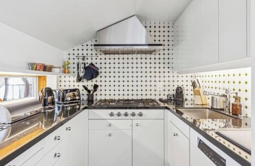 Old Town Apartment | Luxury | Rooftop Terrace | AC | Zurich Old Town