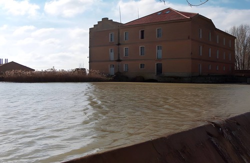Abarca de Campos Apartment | Luxury Room Fábrica de los Sueños in Palencia, Accessible