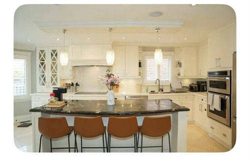 Vaughan House | Luxury Room in Vaughan