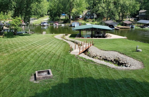 Monticello House | Luxury Rustic Estate on Lake Freeman