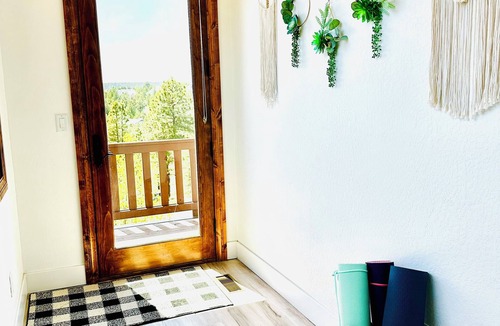 Flagstaff House | Luxury Rustic Home w/views, On trails. Only 5 min to town and 30 min to skiing!