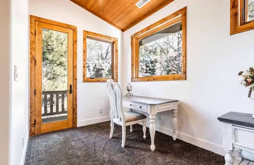 Flagstaff House | Luxury Rustic Home w/views, On trails. Only 5 min to town and 30 min to skiing!