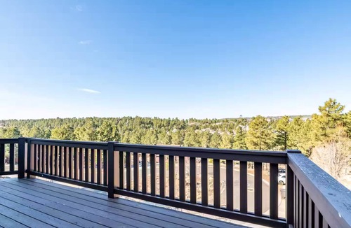 Flagstaff House | Luxury Rustic Home w/views, On trails. Only 5 min to town and 30 min to skiing!