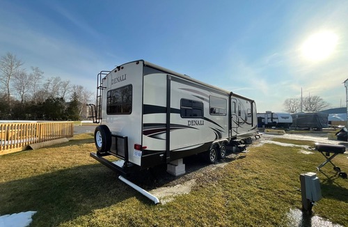 Keswick House | Luxury RV On Lake Simcoe in Keswick south