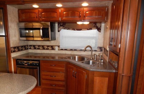 Oak Hill House | Luxury RV on waterfront site