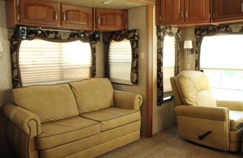 Oak Hill House | Luxury RV on waterfront site