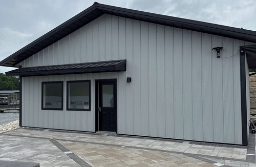 Lake of the Ozarks RV Rental | Luxury RV parking resort with all the hook ups. Open year long