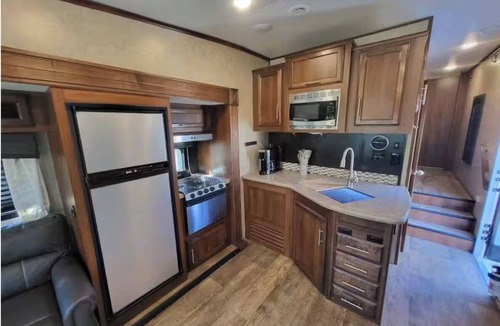 Stanton House | Luxury RV Retreat wd firepit and grille– Serene Wooded Stay near Red River Gorge