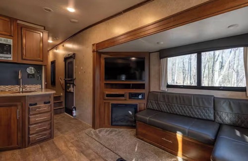 Stanton House | Luxury RV Retreat wd firepit and grille– Serene Wooded Stay near Red River Gorge