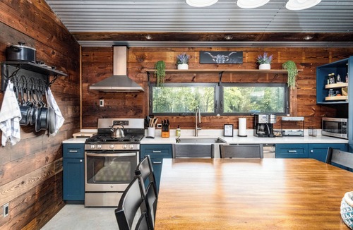 Shady Hollow House | Luxury S Austin Home + Casita