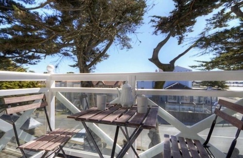Tharon-Plage Cottage | Luxury Seaside Gîte with Balcony, Parking, and Baby Equipment