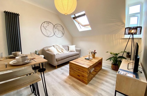 Bournemouth City Centre Apartment | Luxury Scandi Inspired 1 Bed Apartment