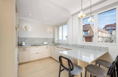 Deauville City Centre Apartment | Luxury sea view 3BR-2BA with services in Deauville