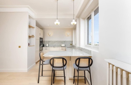 Deauville City Centre Apartment | Luxury sea view 3BR-2BA with services in Deauville