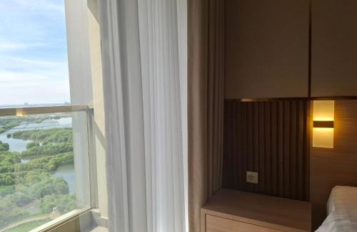 Pantai Indah Kapuk Apartment | Luxury Sea View Free WIFI Nice and Cozy Gold Coast Apartment PIK Next to Oakwood Hotel by Blezz
