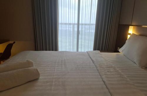 Pantai Indah Kapuk Apartment | Luxury Sea View Free WIFI Nice and Cozy Gold Coast Apartment PIK Next to Oakwood Hotel by Blezz