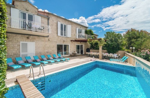 Mirce Villa | Luxury Seafront Villa Casa Mare Brač Heated Pool