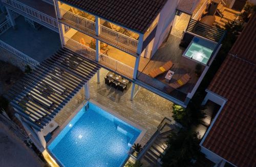 Stanici Villa | Luxury Seafront Villa with Heated Pool, Jacuzzi, Sea View, 150 m from Beach