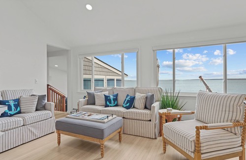 North Kingstown House | Luxury seaside retreat