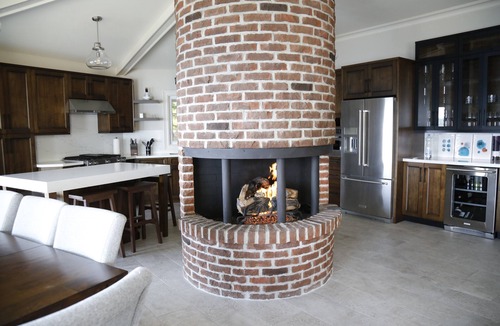 Barrie Cottage | Luxury & Secluded Cottage 10 Mins from Downtown Barrie