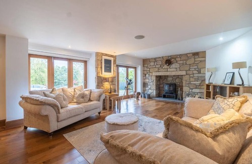 Balmore Villa | Luxury Secure Private Estate - 15 min from COP26