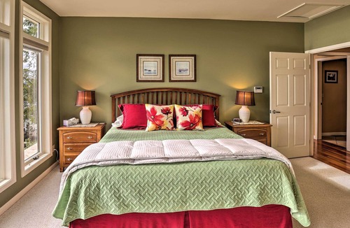 Willard House | Luxury Seneca Lakehouse w/ Deck + Private Dock!