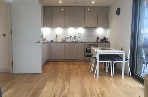 Fairfield Apartment | LUXURY SERVICED APARTMENTS*