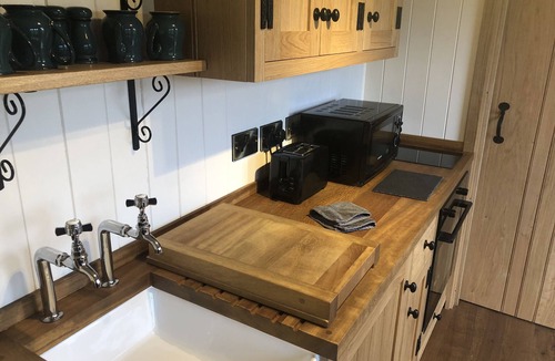 Clitheroe House | Luxury Shepherd's Hut with Stunning Views