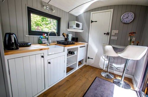 Tirabad Cabin | Luxury Shepherds Hut in stunning location