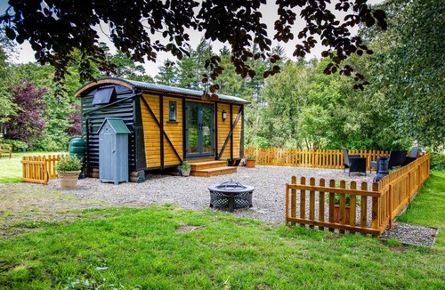 Tirabad Cabin | Luxury Shepherds Hut in stunning location