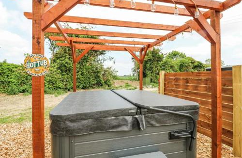 Cambridge Other | Luxury Shepherd Hut with Private Hot Tub