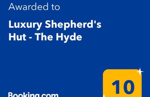 Woolhamton Apartment | Luxury Shepherd's Hut - The Hyde