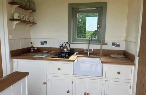 Wickham Cabin | Luxury Shepherds Hut set in a countryside setting