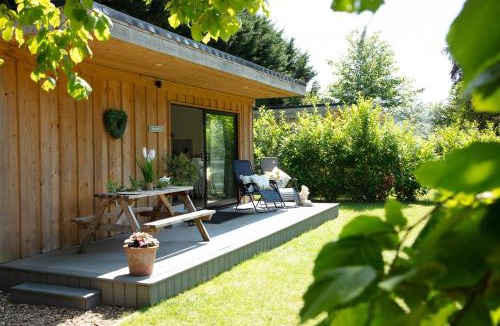 Toppesfield House | Luxury Silver Birch Lodge: Hot Tub/BBQ/Fire Pit