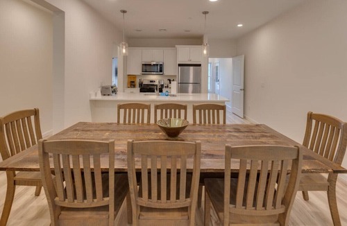 Lincoln House | Luxury Ski Condo-Dog Friendly