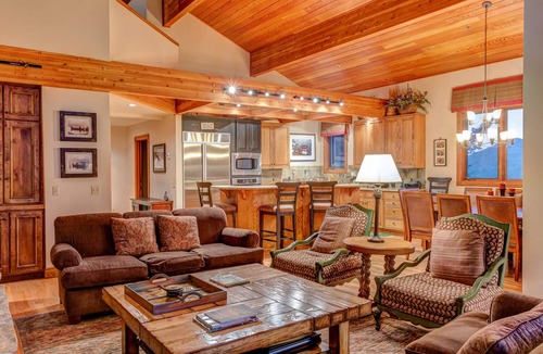Deer Valley House | Luxury ski-in/ski-out in lower DV, RARE FIND! Gorgeous views from privat hot tub