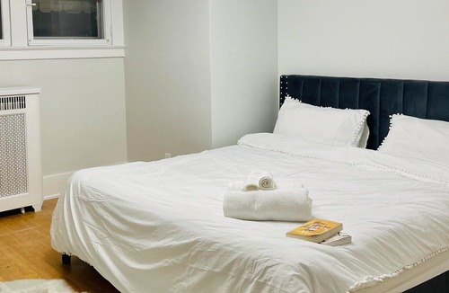 Rochester House | Luxury smart 3BR home- minutes to everywhere