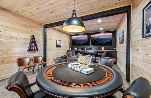 Cosby Cabin | Luxury Smoky Mtn Cabin Infinity Pool & Views
