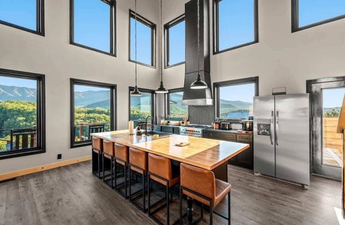 Cosby Cabin | Luxury Smoky Mtn Cabin Infinity Pool & Views