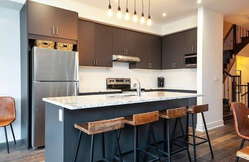 The Blue Mountains Condo | Luxury Snowbridge Townhome | Blue Mtn Shuttle