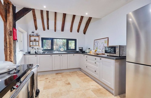 Waterlooville House | Luxury South Downs Barn | Log Fire, Vineyard Walks