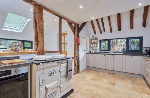 Waterlooville House | Luxury South Downs Barn | Log Fire, Vineyard Walks