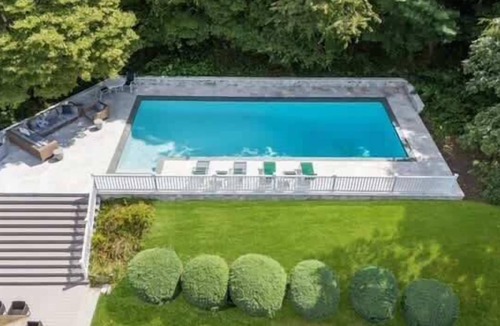 Tuckahoe House | Luxury Southampton Retreat Heated Pool -GOLF